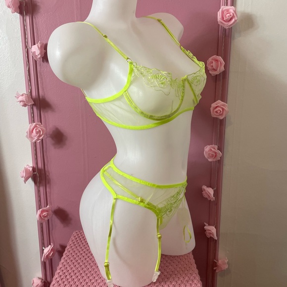 🤩 LARGE - 3 pcs set lingerie bra top panties Porte-jarretelle - green neon sexy - Picture 3 of 6